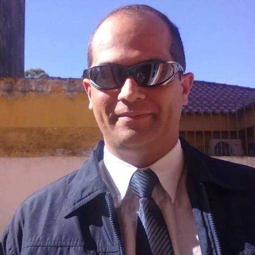 Na Vida o plantil é opcional, mas a colheita é obrigatória! Como também as palavras convencem, mas o caráter arrasta...