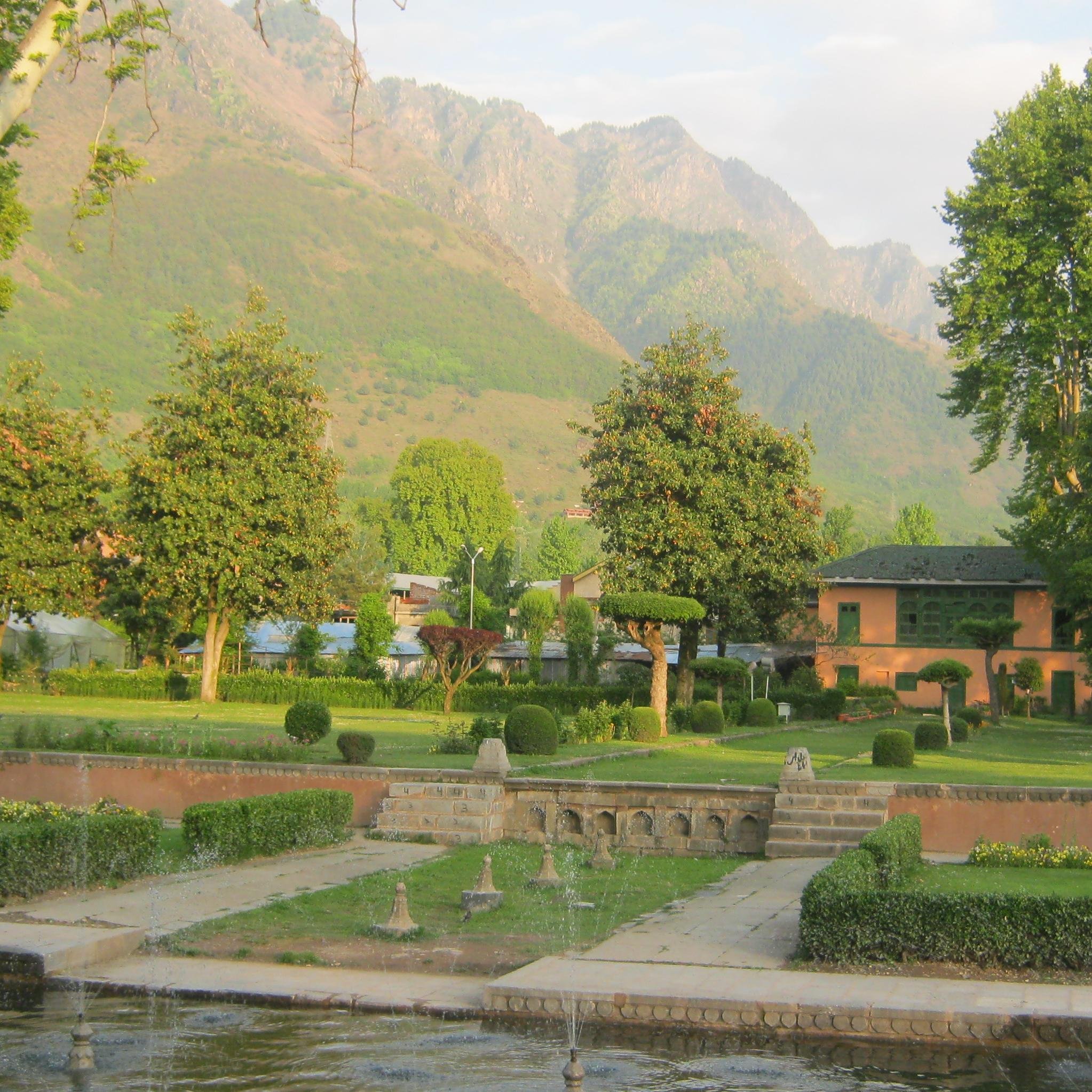 Hotels, hostels, apartments, resorts and tour packages