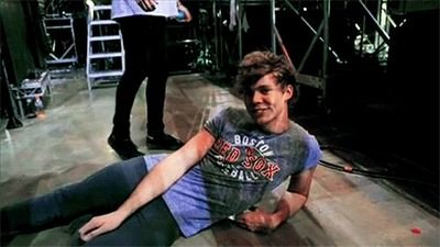 I'm Directioner,Mahomie & 5SOSFam♥ Follow Me ;) ♥          VAS HAPENIN    -    UNA SACAPUNTA c;♥       -         ¡KEVIN!
