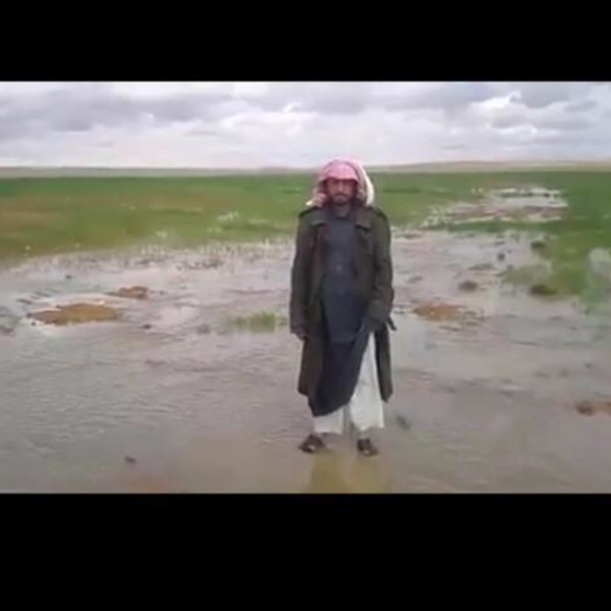 ( فديت هل الصبع اللي حرك البروفايل ) من الكويت احب احشر حالي بكل شي واشطح ع كل الناس ودايم احيب العيد