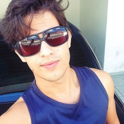 Posso tentar te esquecer, mas você sempre será a onda que me leva pro seu mar... Pode parecer besteira mas amor de fã não é brincadeira...