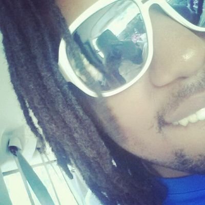 Just tryn to entertain the world as if iwas born to do so    10/4 MollyBoyGang