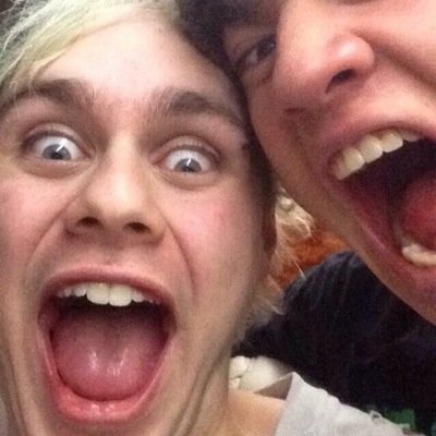 Hi, this is a free follow from @5saucedailyhelp // we help with dms to 5/4 and more // follow us there, thank you