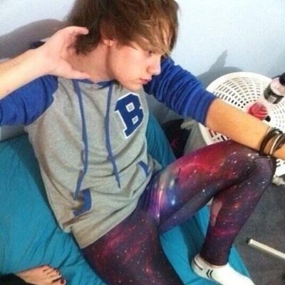 Free follow from @5sos90210 ask for a follow back... Please rt this https://t.co/LU2K4hedb3