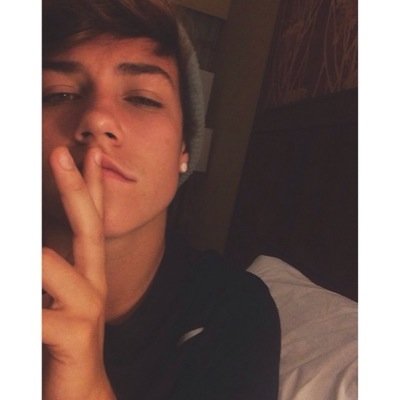 Cousin of the Lynns. 17. Hockey. Father to a beautiful baby girl, Kiley Lynn as of |1.12.14|. Bisexual. Single.
