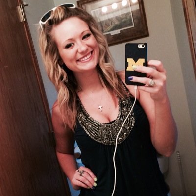 sarabenaway's profile picture. Loss Prevention Supervisor for American Eagle in Times Square. Rocket is my furry child. #goblue #eatemuptigers KCCO Instagram: benaway