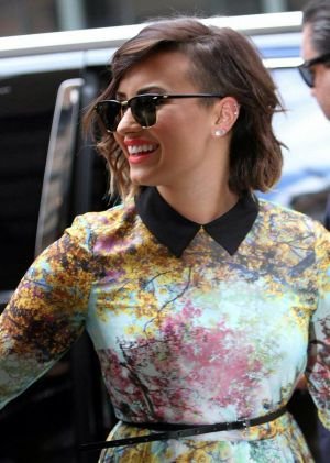she's a bad Bitch jumping off a moving train ;) #lovatic #DemiLovato #Demi #Lovato #LeaMichele