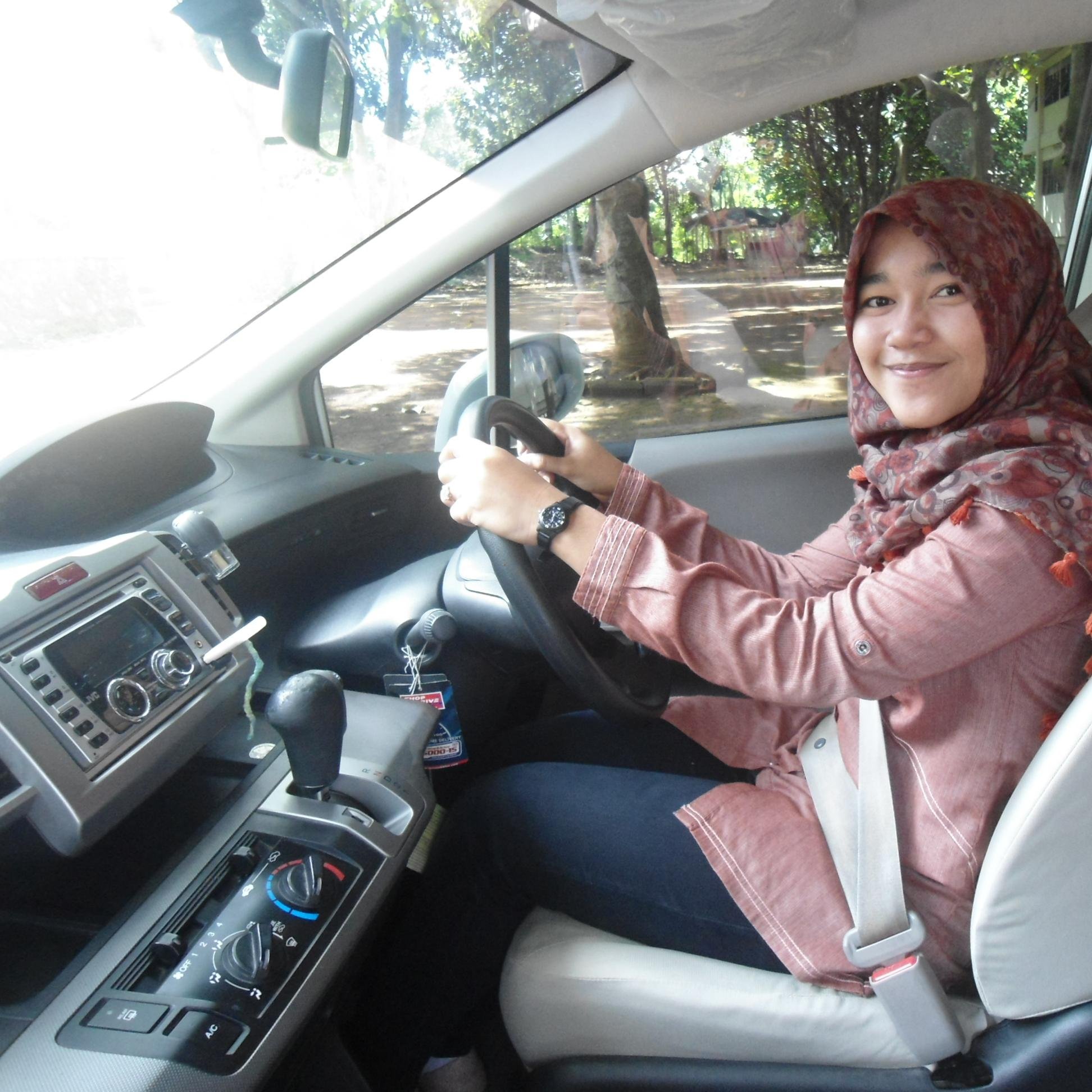 Menyerah di tengah jalan adalah suatu kesiasiaan yang besar !!!
~ Menjalin Silaturahmi ~ Follow Me | Universitas Padjadjaran |

Bandung, Indonesia