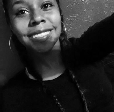 iFollow you , so follow back ^.* I tweet about my thoughts no one specific .  I love life and so should yall._.Dnt take thing for granted :$