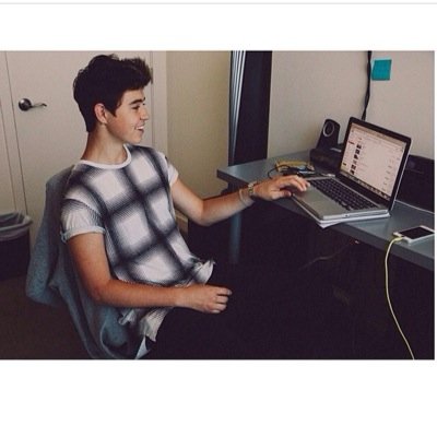 free follow from @cashxxspinosa☺️ please follow her PLEASE im trying to help a friend @cashxxspinosa