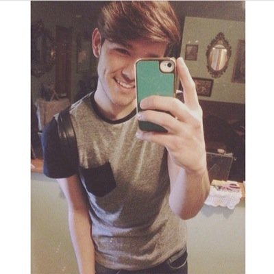 I'm seventeen. I'm Blaine's younger brother and Lainey's older brother. My family means everything to me. Single. Gay.