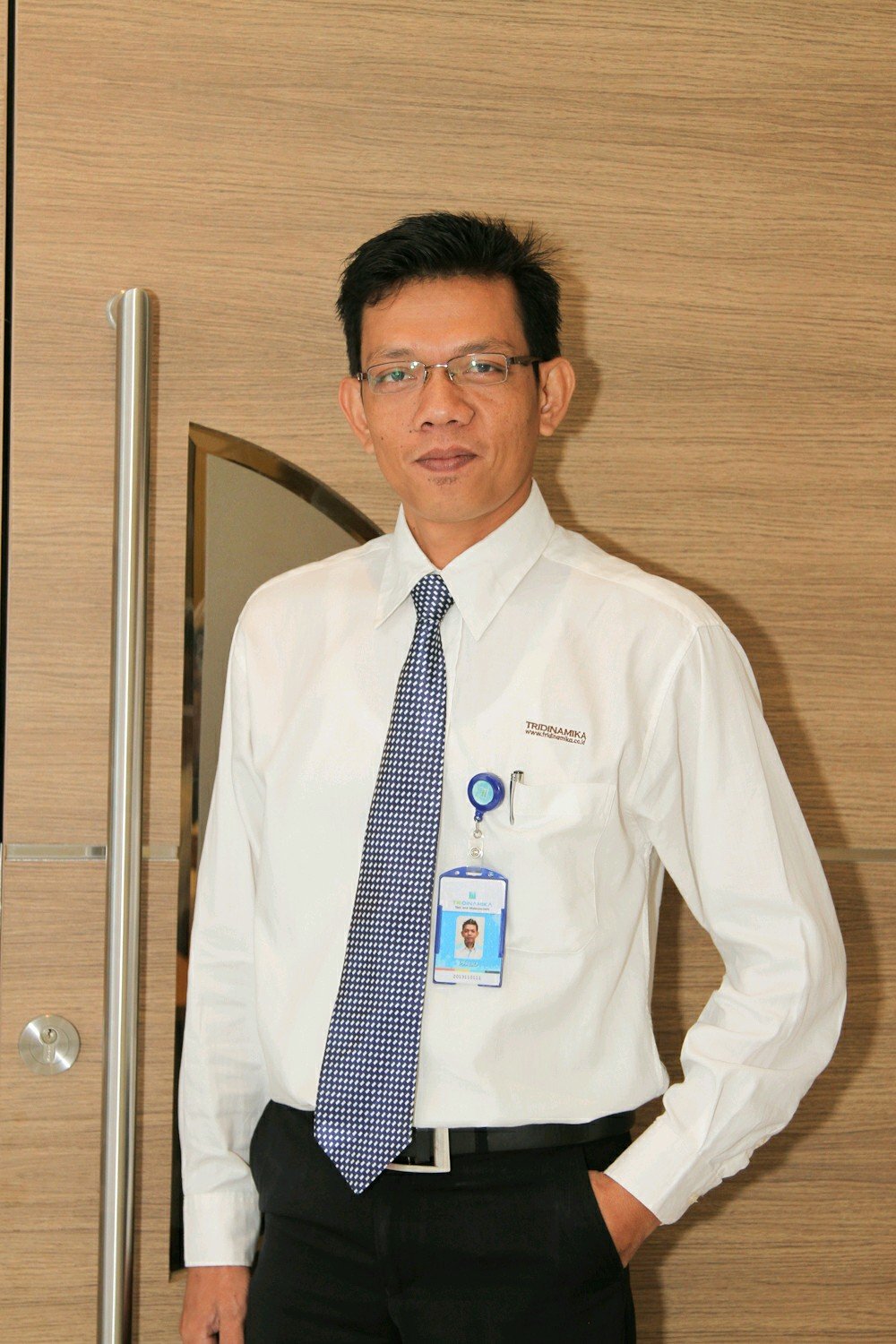 ParjoSoemarto's profile picture. Apa pun yang ingin Anda nikmati dengan mudah,
selalu mengharuskan Anda untuk bekerja keras mengatasi kesulitan.