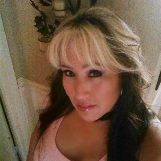 love your life and loved ones cause life is too short not 2 say how you feel