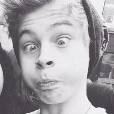 follow @grabbingash bc she loves you and gave you a free follow