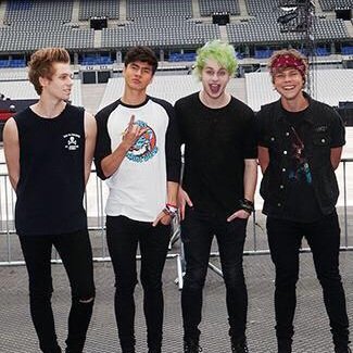 5sos is my bae yeaaahhhh