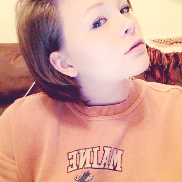 Im just another teenage girl with a dream .