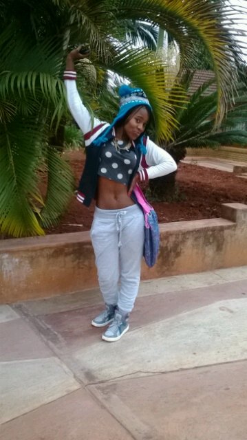 Born 2 b smbdy