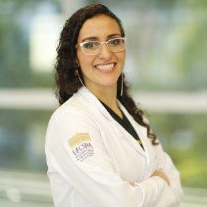 Tecnóloga em Estética e Cosmética, Estudante de Fonoaudiologia, Humorista e Palhaça nas horas vagas!