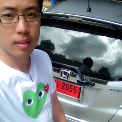 你们好！我的泰国名字是 Weerawith Tapanya 也是 Kru Bas 中国的名字是 张志雄呢！我在泰国清迈、我工作在葡萄园学校教汉语课呢！