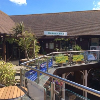 Busy waterside bar with a holiday vibe, based on Eastbourne's Sovereign harbour. Live entertainment at weekends.
Sky Sports/pool/darts/golfsociety.