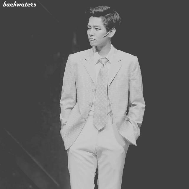 A free follow from @baekwaters. Dont follow this account, just follow her instead. thanks sweeties!