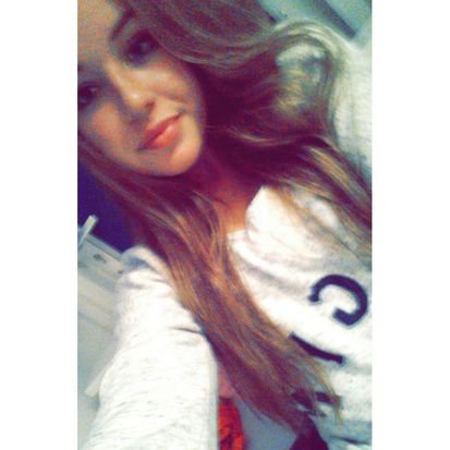 insta ; leoniedewinterx