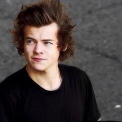 Please go follow @larryswingz and rt this:https://t.co/ycPI4chbIa would mean the world to me!