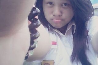 (´._.`) Sikapku tergantung seko pie caramu nyikapi aku, kui prinsipku! ♥ (ʃ_⌣̀ )/ pin: 7CD6CED9