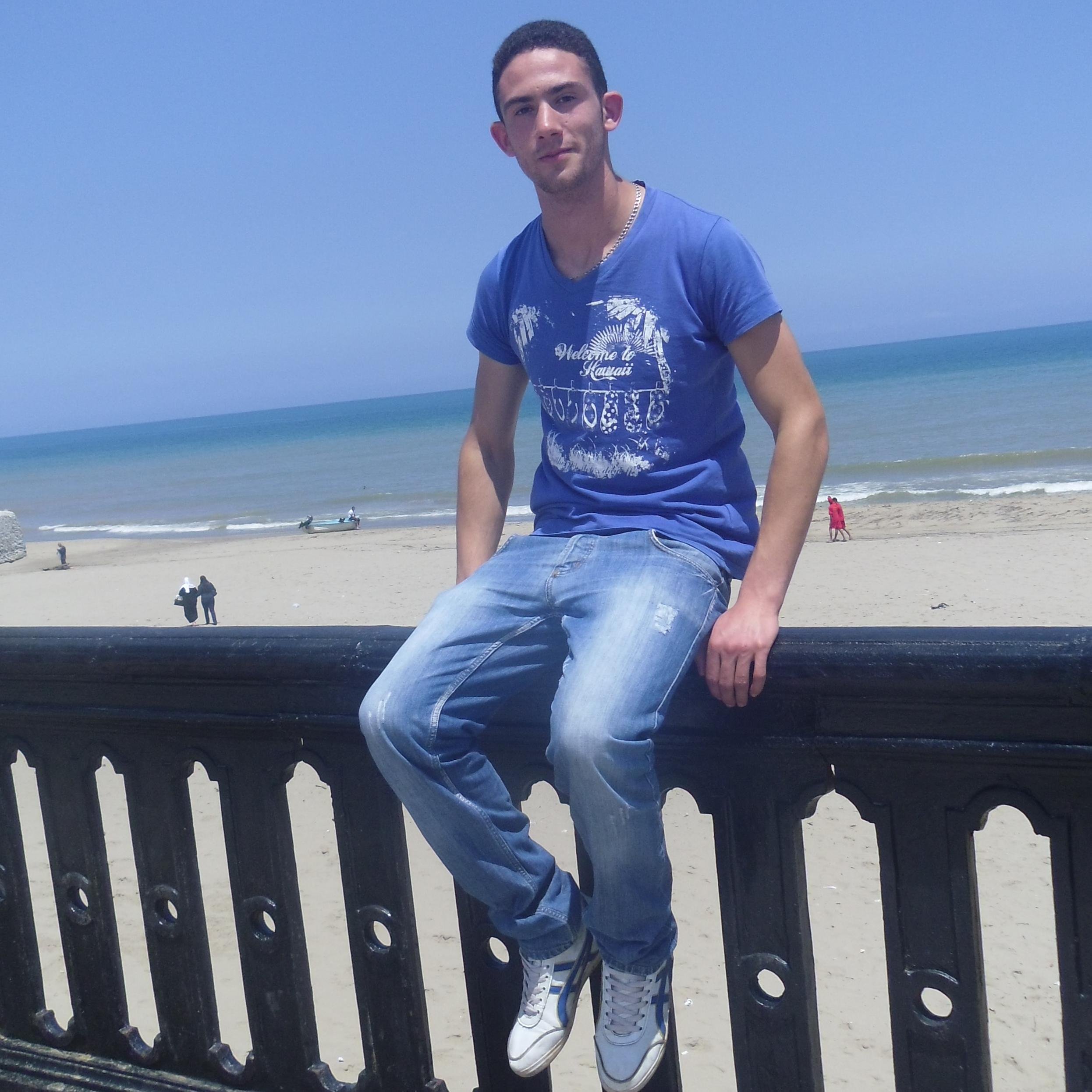 moumouh_95's profile picture. 