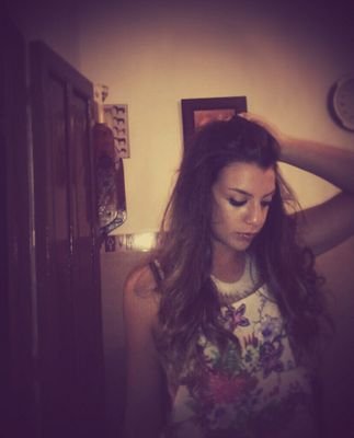 _ Realizar cada una de mis acciones como si fuera la última en esta vida... yo no me quedare sentada para verla pasar _