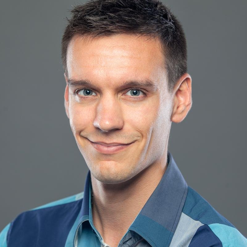 Freelance working with Ruby, Magento, Angular.js, Rails. You can discover my work on my website