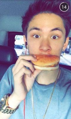 Follow my main account @_Mrs_Carterr bc I gave you a free follow 
-look at my first tweet