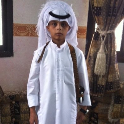 لجلگ يركدوون يضرب على العسراااات ويوكل {الله}