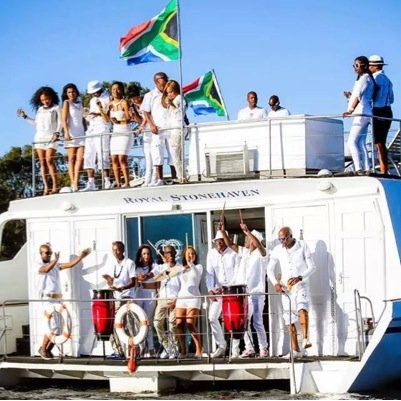 MutamiCandels's profile picture. Assistant director @Made2fly, founder of zwoitea production, owner of khakhu eating house and Zasha lounge.

Im trying to survive