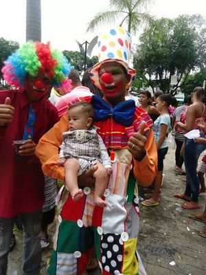 bonito legal inteligente e sou capaz de cativar quem estiver perto de mim