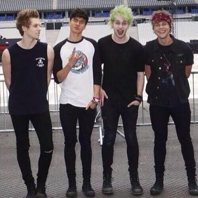 I gave you a free follow so please follow @Xmorgan5SOS ask for a follow back!!