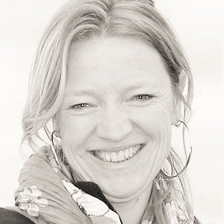 coacht kinderen, jongeren en hun ouders.