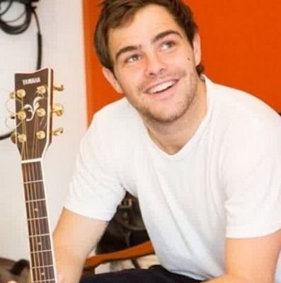 @p_lanzani Mis papas me enseñaron a caminar,pero TU me enseñaste a no caérme ♥