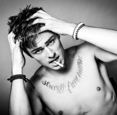 [+300] Hybrid · Bisexual. “Sometimes, remembering hurts too much.” Everybody leaves. [+18. DM's]