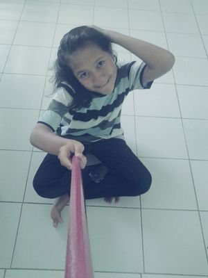 68Icha's profile picture. ank nya ayah sma mamah dong :p yg paling cantik :*