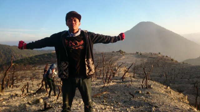 MOUNTAIN.