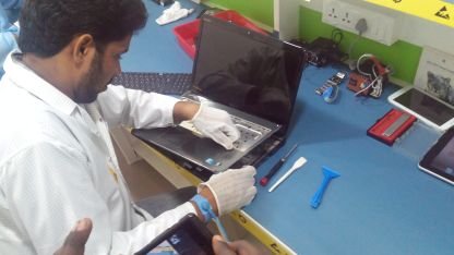 deepustweet's profile picture. 