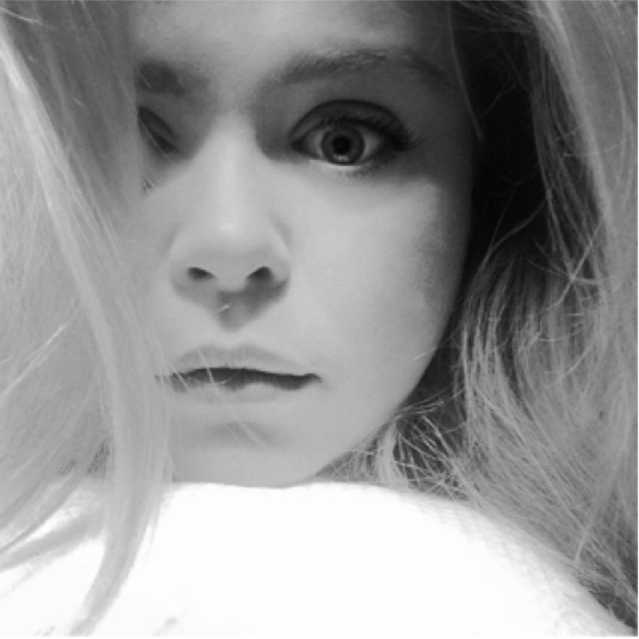 kyliedarlingx's profile picture. Right Here,Right Now