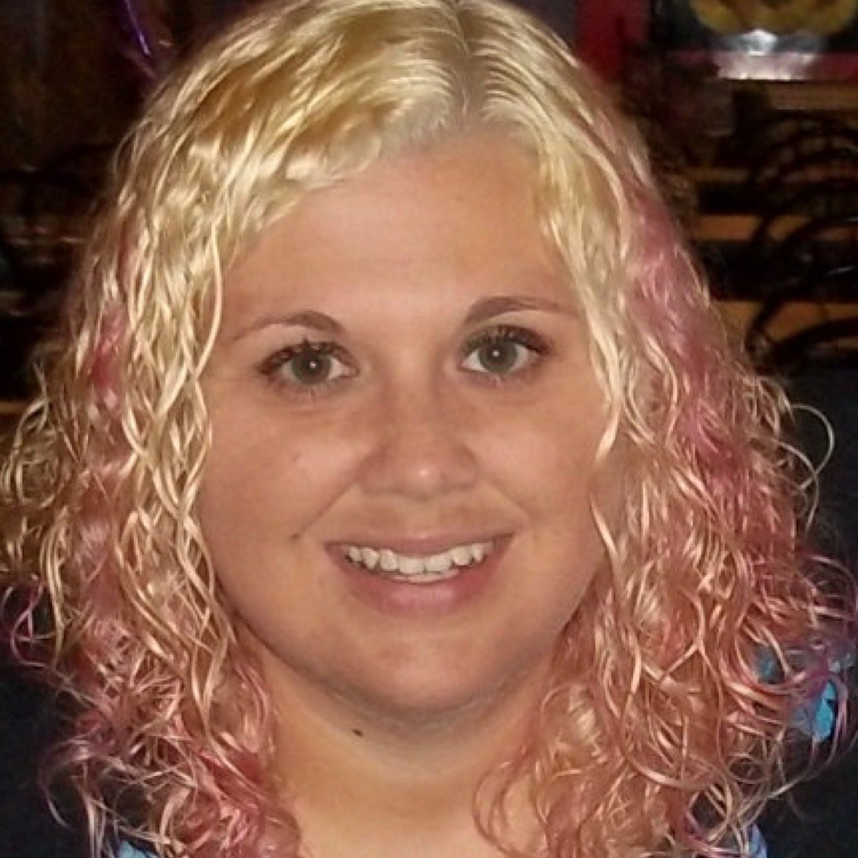 Work at home mom of 2; I love to travel; married for 10 years; Travel Agent