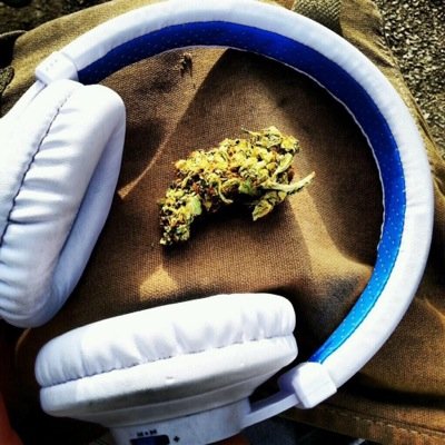 TimotheeCollign's profile picture. $$...passionné poker @pokerstars.fr, passionné foot......FORZA OM !! et le tout sur un fond de bon Rap/HipHop...$$