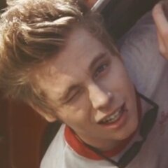 dêem rt nos votos pela 5sos