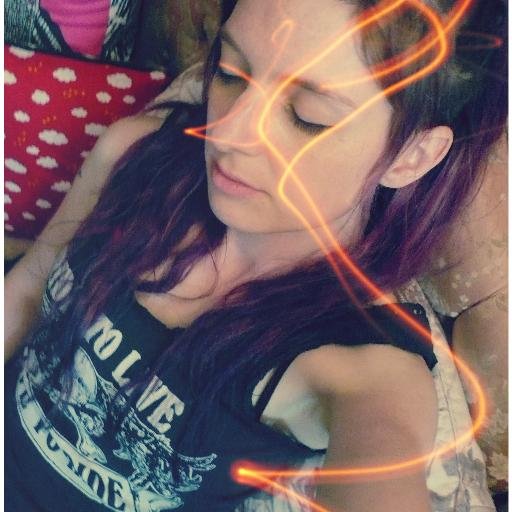 tricot_pirate's profile picture. Artiste textile et tricoteuse terroriste     http://t.co/rK6PJRjBMX