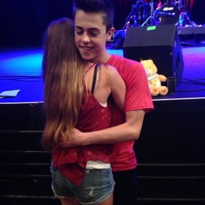 dm me pictures of your goals or of you meeting your fave!! ill post them!