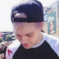 _WHOLELOTTAHOOD's profile picture. FREE FOLLOW FROM @WHOLELOTTAHOOD FOLLOW HER BACK??