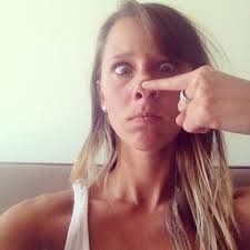 lasalvador310's profile picture. Si alguien intenta impresionarte, es simplemente porque tu ya lo has impresionado. Aldreyer...